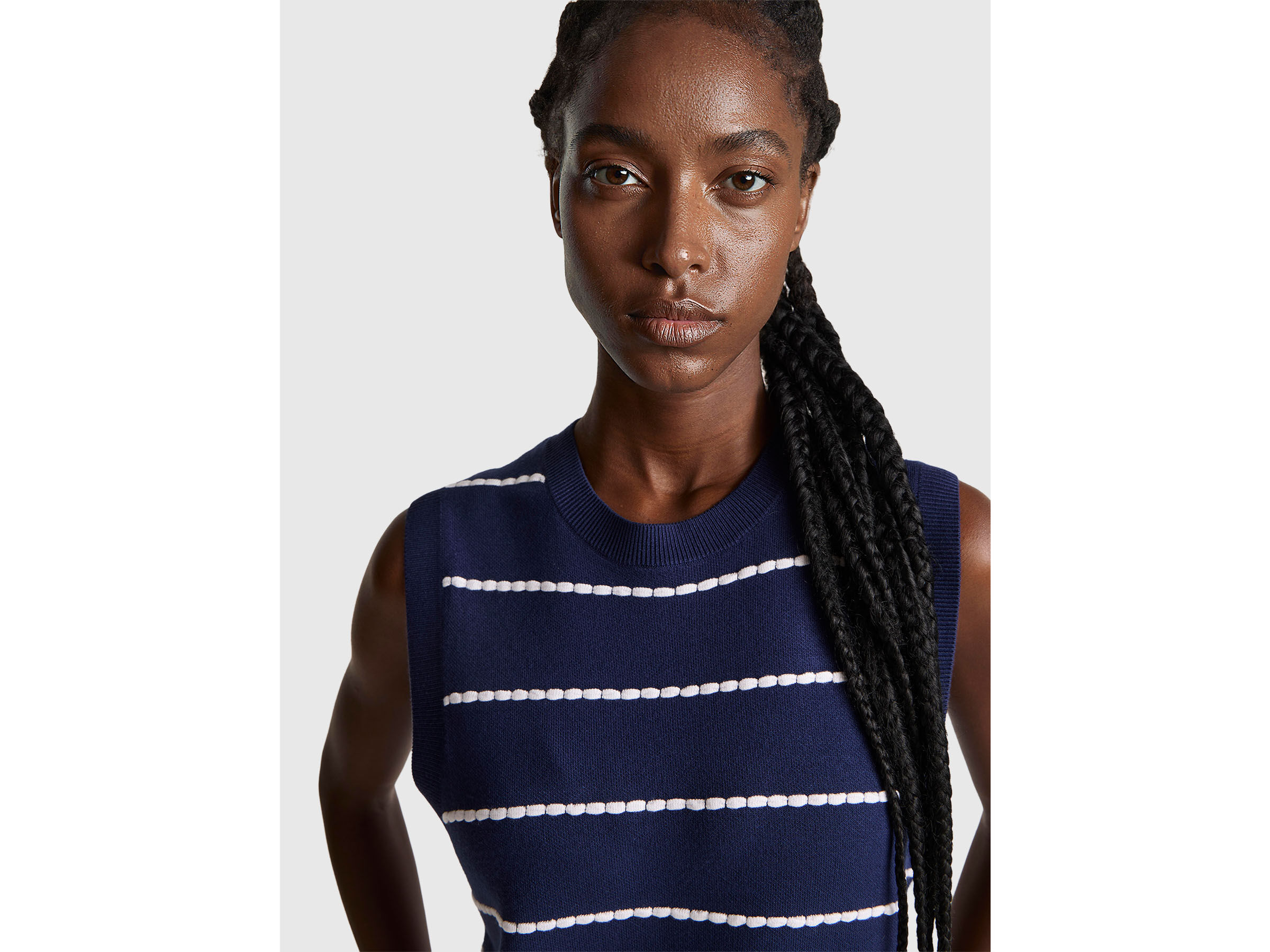SLEEVELESS SWEATER Women image number 4
